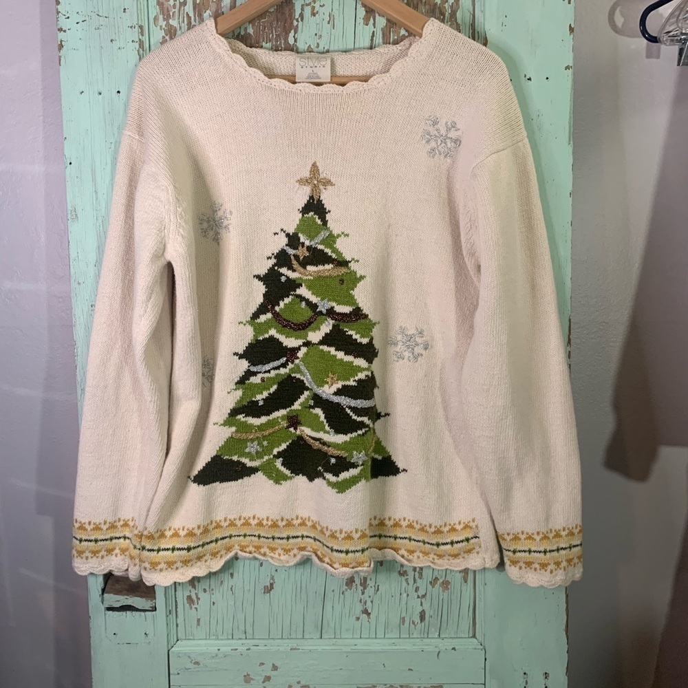 Women’s Style Studio size L crèam color Christmas sweater with Christmas tree